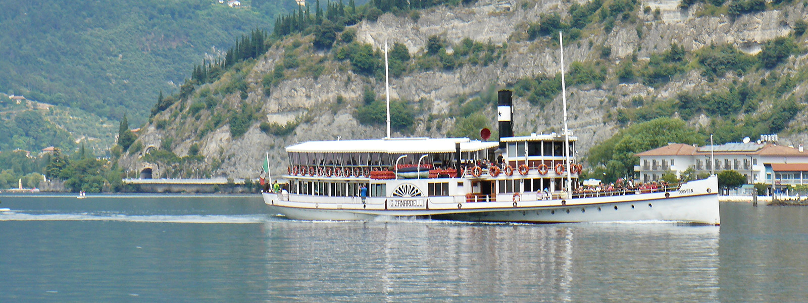 Wikimedia Commons: Zanardelli Sidewheel Steamer 1903 -  Author: qwesy qwesy (cutted)